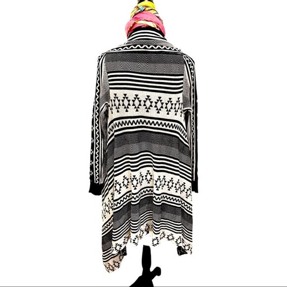 BCBG MAXAZRIA western aztec cascade front cardigan size SMALL 100% VISCOSE black - Picture 12 of 14